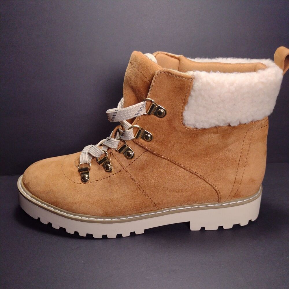 St John’s Bay Women’s winter Boots.  Sz 6 Brown Ivory Shawna Memory Foam